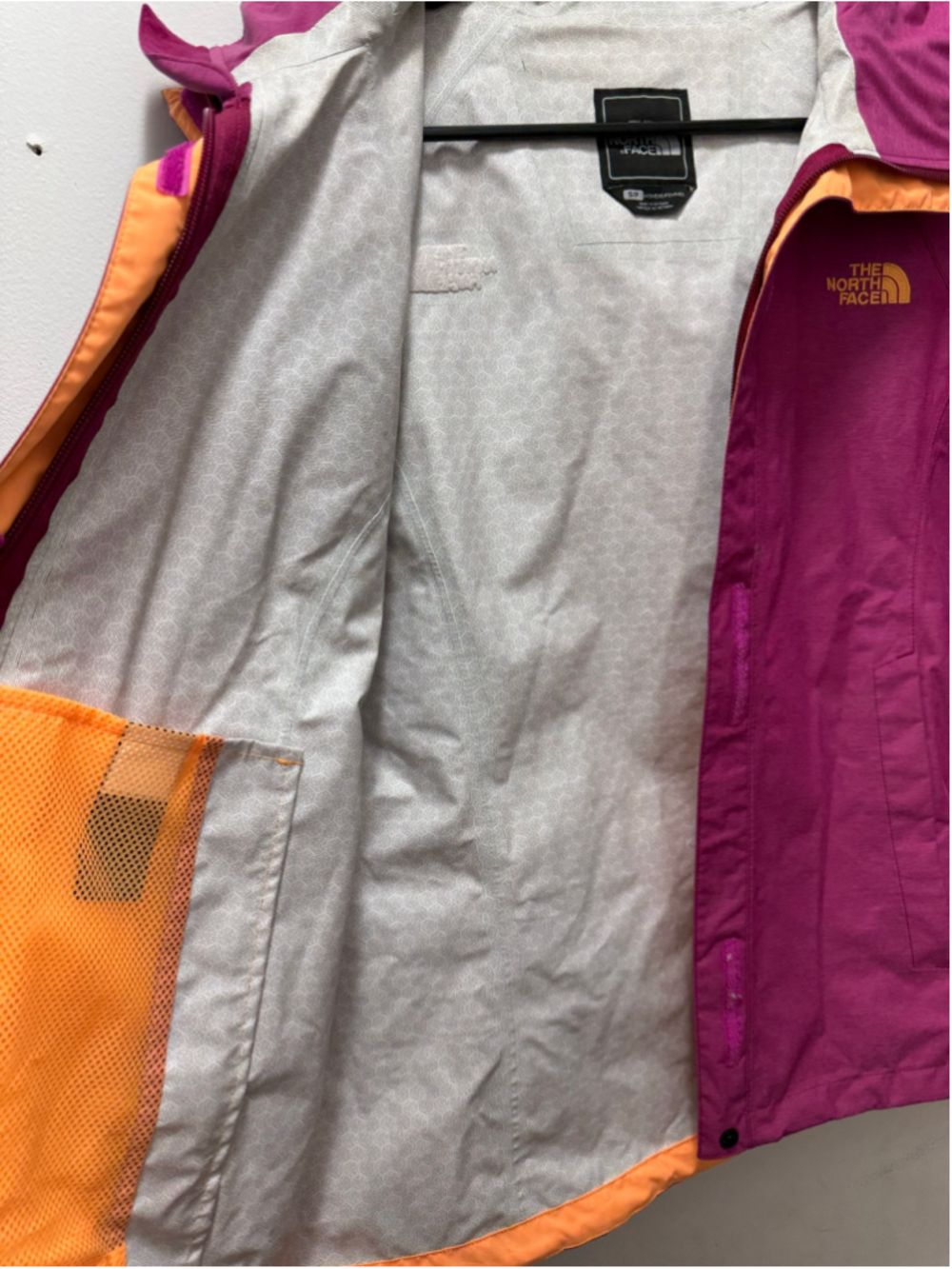 Women's The North Face Pink Orange HyVent 2.5L Jacket S - Picture 5 of 6